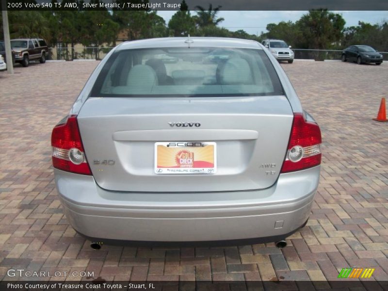 Silver Metallic / Taupe/Light Taupe 2005 Volvo S40 T5 AWD