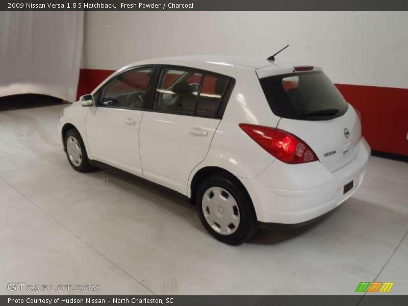 Fresh Powder / Charcoal 2009 Nissan Versa 1.8 S Hatchback