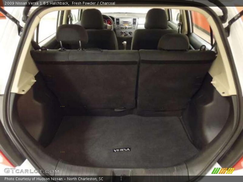 Fresh Powder / Charcoal 2009 Nissan Versa 1.8 S Hatchback