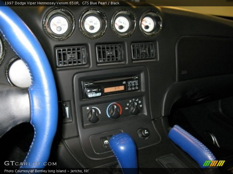 Controls of 1997 Viper Hennessey Venom 650R