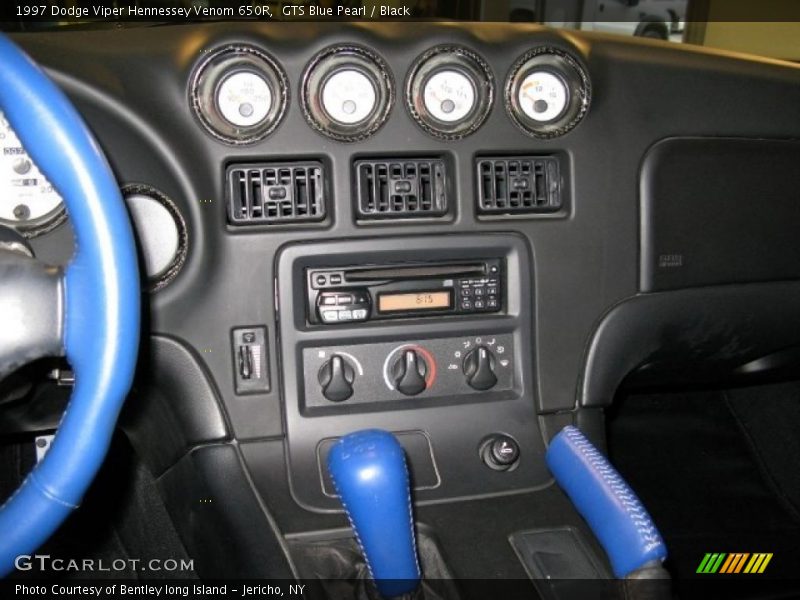 Controls of 1997 Viper Hennessey Venom 650R