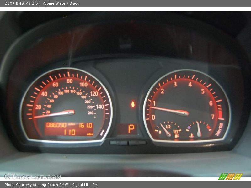 Alpine White / Black 2004 BMW X3 2.5i