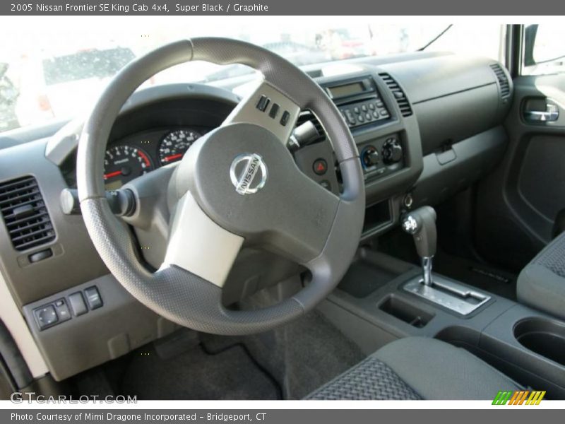  2005 Frontier SE King Cab 4x4 Graphite Interior