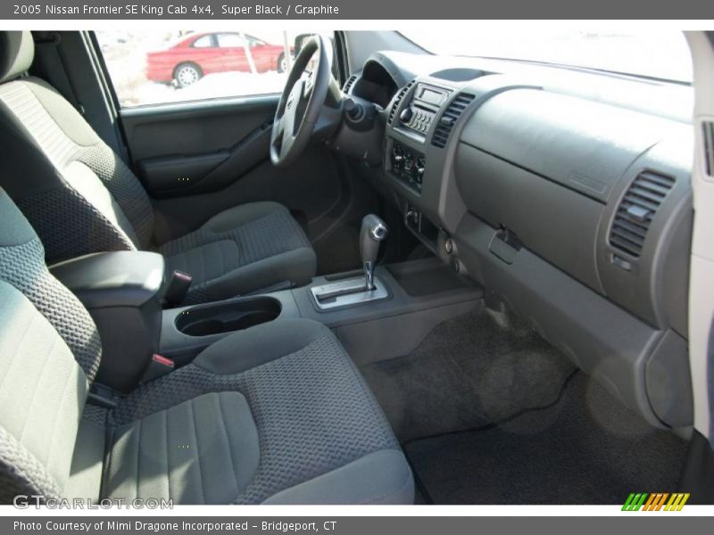  2005 Frontier SE King Cab 4x4 Graphite Interior