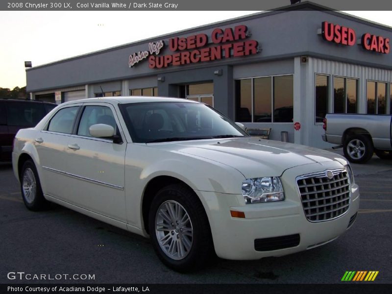 Cool Vanilla White / Dark Slate Gray 2008 Chrysler 300 LX