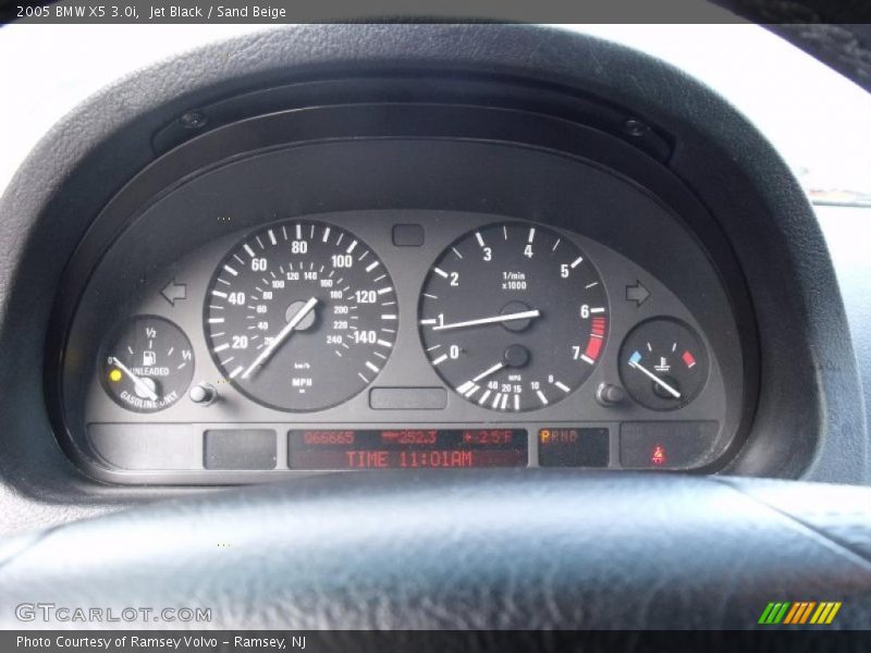 Jet Black / Sand Beige 2005 BMW X5 3.0i