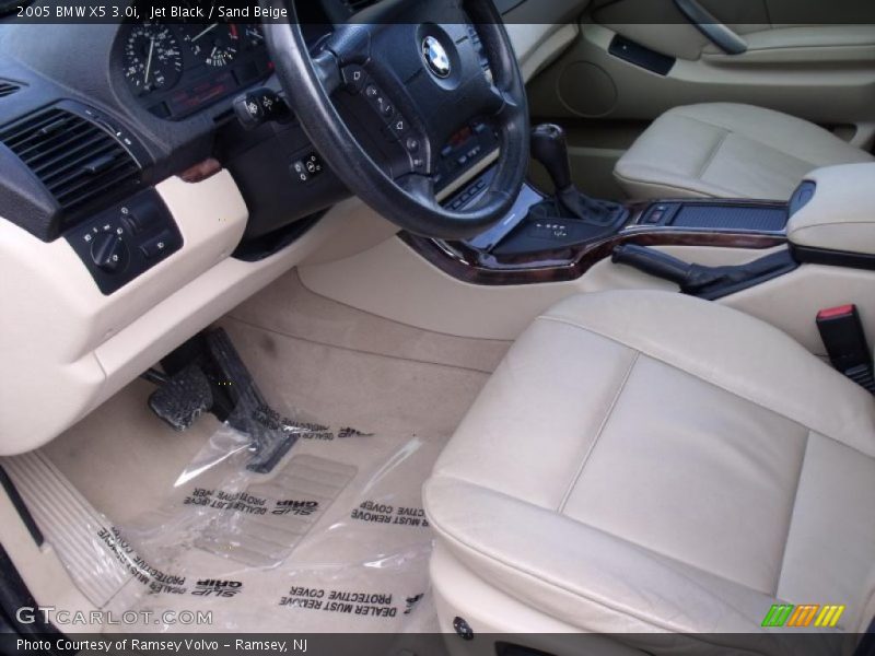 Jet Black / Sand Beige 2005 BMW X5 3.0i