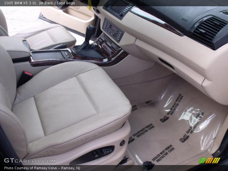 Jet Black / Sand Beige 2005 BMW X5 3.0i