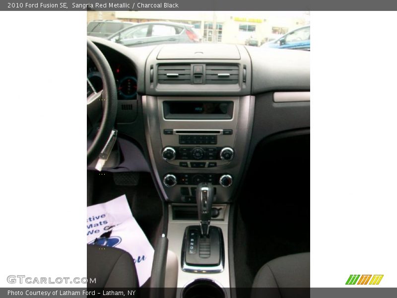 Sangria Red Metallic / Charcoal Black 2010 Ford Fusion SE