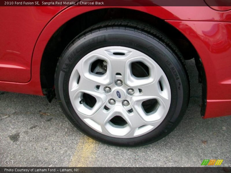 Sangria Red Metallic / Charcoal Black 2010 Ford Fusion SE