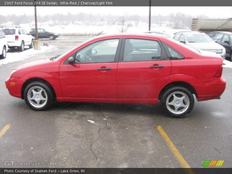Infra-Red / Charcoal/Light Flint 2007 Ford Focus ZX4 SE Sedan