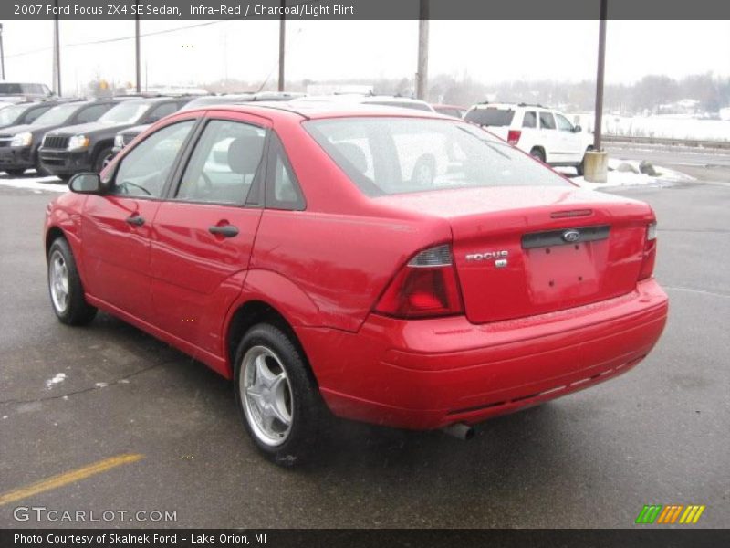 Infra-Red / Charcoal/Light Flint 2007 Ford Focus ZX4 SE Sedan