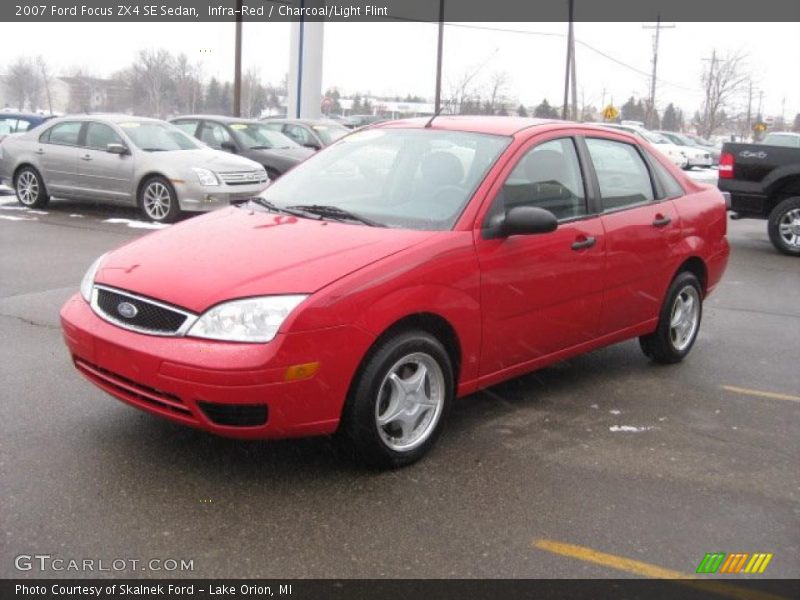 Infra-Red / Charcoal/Light Flint 2007 Ford Focus ZX4 SE Sedan