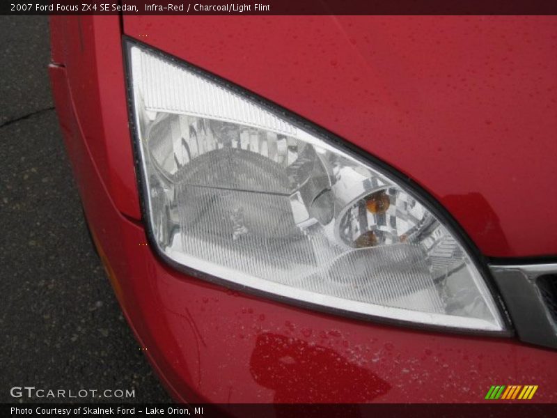 Infra-Red / Charcoal/Light Flint 2007 Ford Focus ZX4 SE Sedan