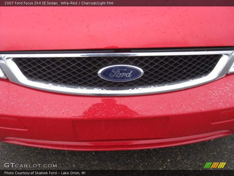 Infra-Red / Charcoal/Light Flint 2007 Ford Focus ZX4 SE Sedan