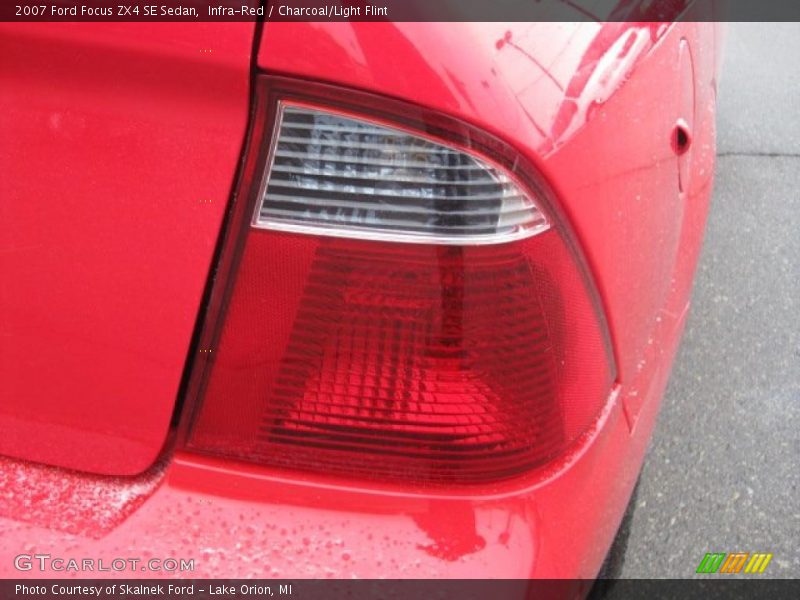 Infra-Red / Charcoal/Light Flint 2007 Ford Focus ZX4 SE Sedan