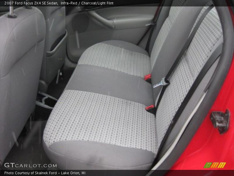 Infra-Red / Charcoal/Light Flint 2007 Ford Focus ZX4 SE Sedan