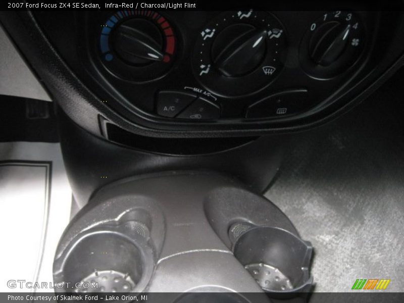 Infra-Red / Charcoal/Light Flint 2007 Ford Focus ZX4 SE Sedan
