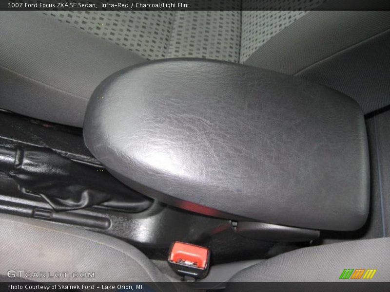 Infra-Red / Charcoal/Light Flint 2007 Ford Focus ZX4 SE Sedan