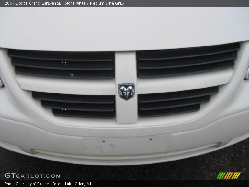Stone White / Medium Slate Gray 2007 Dodge Grand Caravan SE