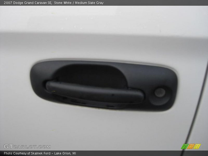 Stone White / Medium Slate Gray 2007 Dodge Grand Caravan SE