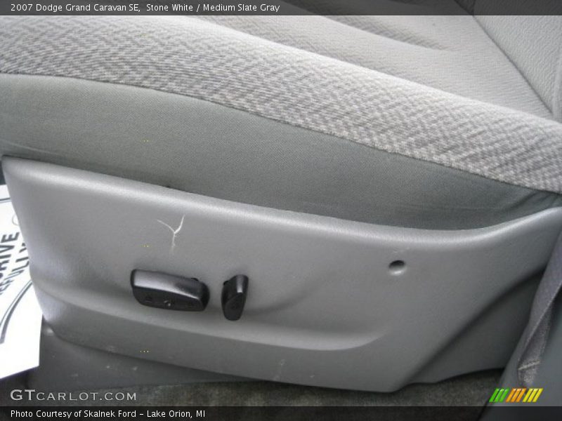 Stone White / Medium Slate Gray 2007 Dodge Grand Caravan SE