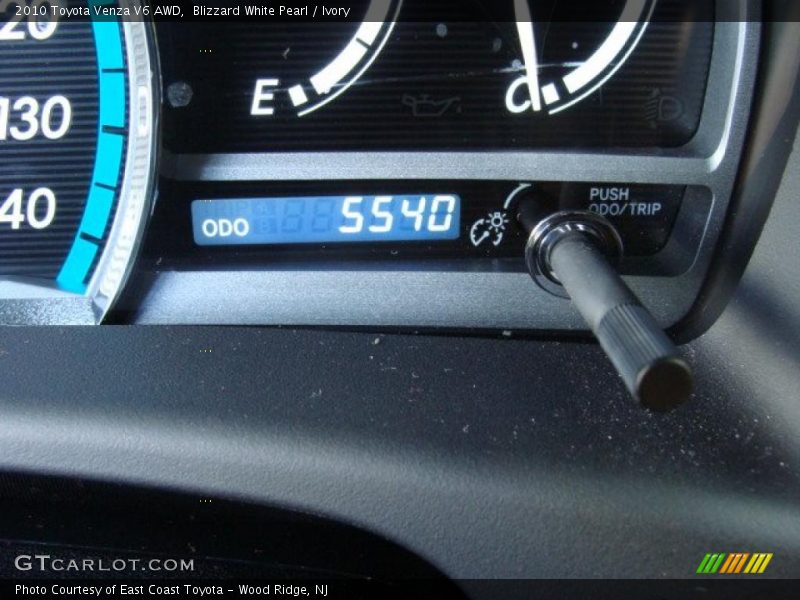 Blizzard White Pearl / Ivory 2010 Toyota Venza V6 AWD