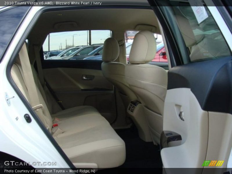 Blizzard White Pearl / Ivory 2010 Toyota Venza V6 AWD