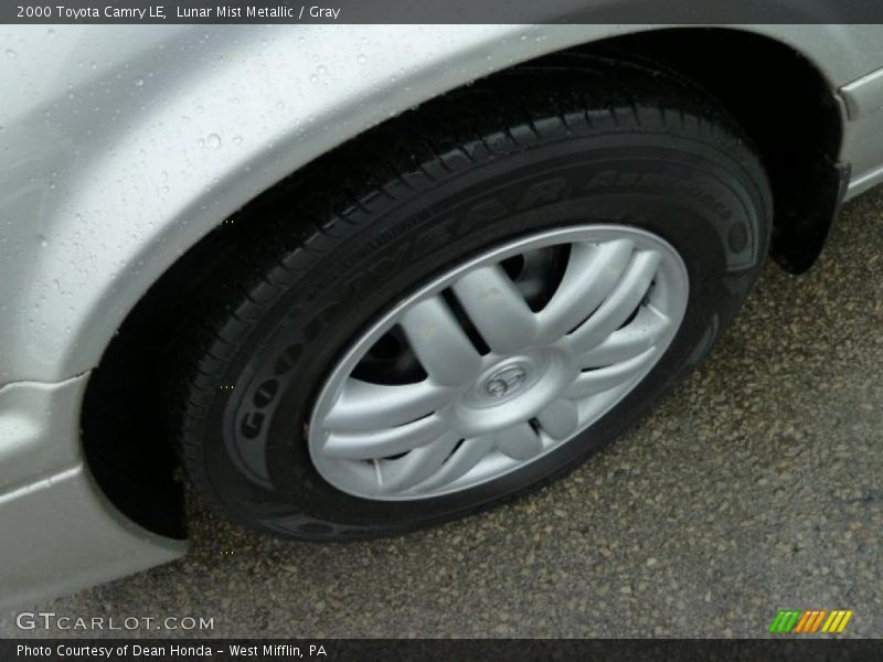 Lunar Mist Metallic / Gray 2000 Toyota Camry LE