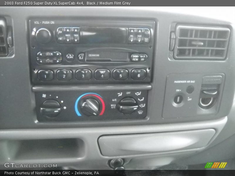 Black / Medium Flint Grey 2003 Ford F250 Super Duty XL SuperCab 4x4