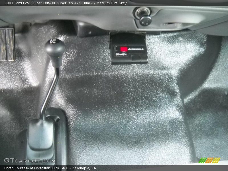  2003 F250 Super Duty XL SuperCab 4x4 Medium Flint Grey Interior
