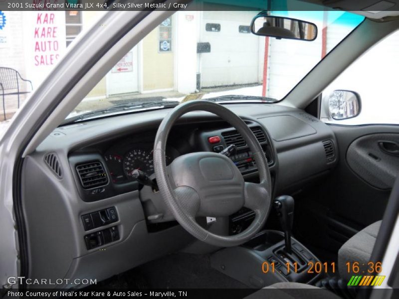 Silky Silver Metallic / Gray 2001 Suzuki Grand Vitara JLX 4x4