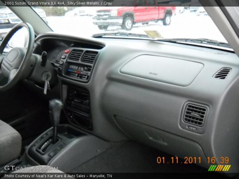 Silky Silver Metallic / Gray 2001 Suzuki Grand Vitara JLX 4x4