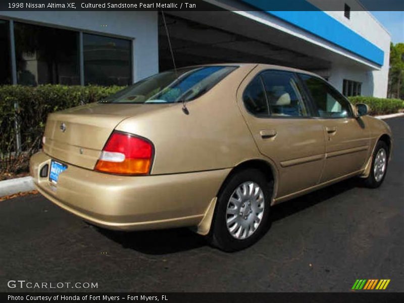 Cultured Sandstone Pearl Metallic / Tan 1998 Nissan Altima XE