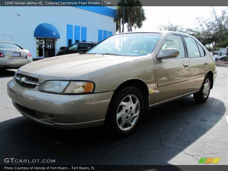 Cultured Sandstone Pearl Metallic / Tan 1998 Nissan Altima XE