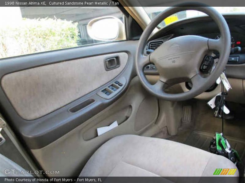 Cultured Sandstone Pearl Metallic / Tan 1998 Nissan Altima XE