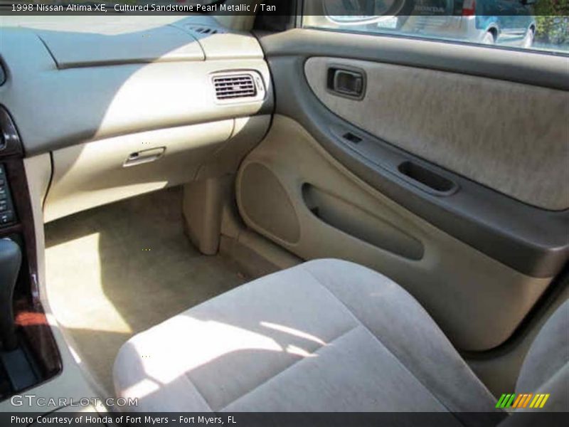 Cultured Sandstone Pearl Metallic / Tan 1998 Nissan Altima XE