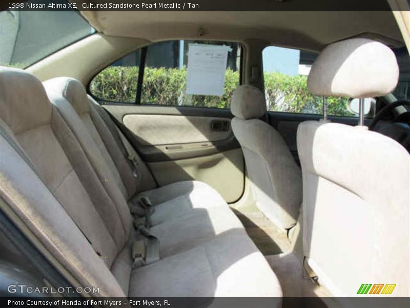 Cultured Sandstone Pearl Metallic / Tan 1998 Nissan Altima XE
