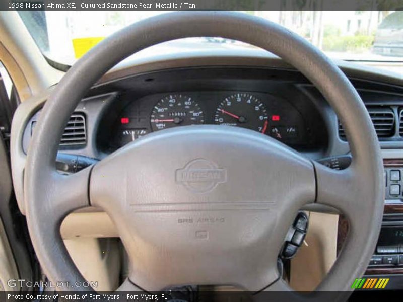 Cultured Sandstone Pearl Metallic / Tan 1998 Nissan Altima XE