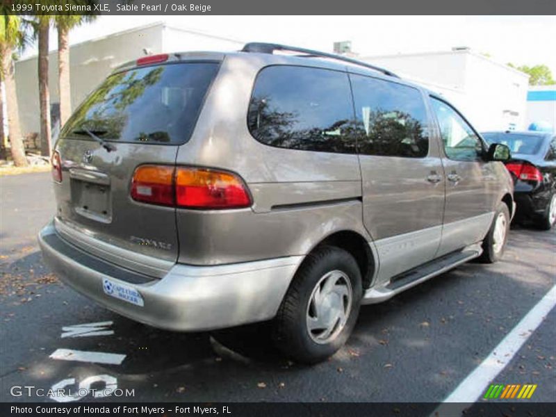 Sable Pearl / Oak Beige 1999 Toyota Sienna XLE