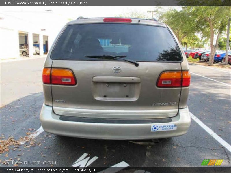 Sable Pearl / Oak Beige 1999 Toyota Sienna XLE