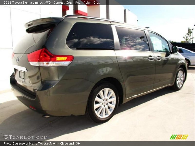 Cypress Green Pearl / Light Gray 2011 Toyota Sienna Limited AWD