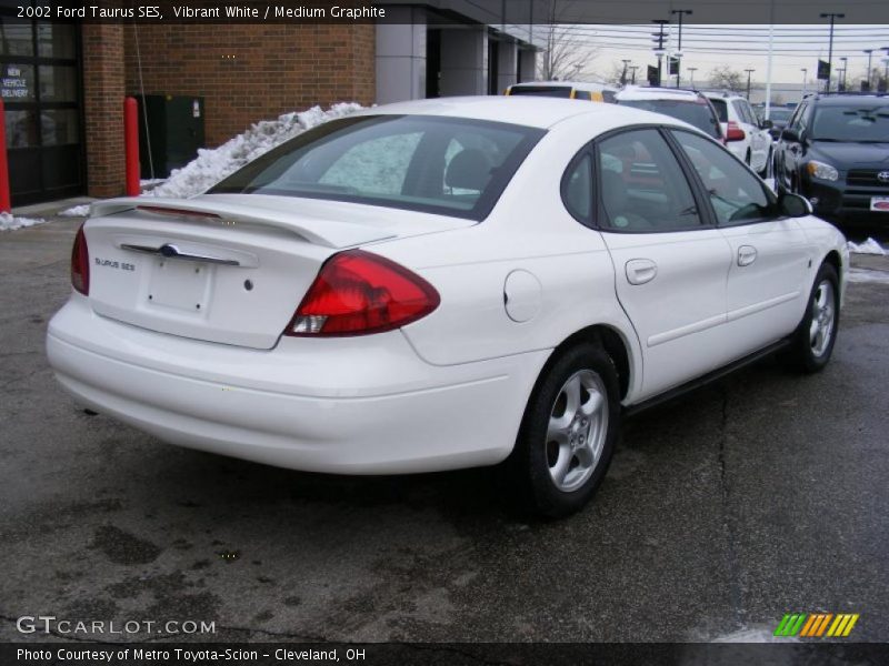 Vibrant White / Medium Graphite 2002 Ford Taurus SES