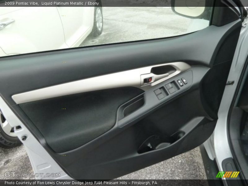 Liquid Platinum Metallic / Ebony 2009 Pontiac Vibe