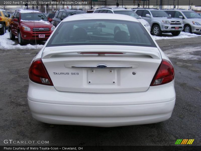 Vibrant White / Medium Graphite 2002 Ford Taurus SES