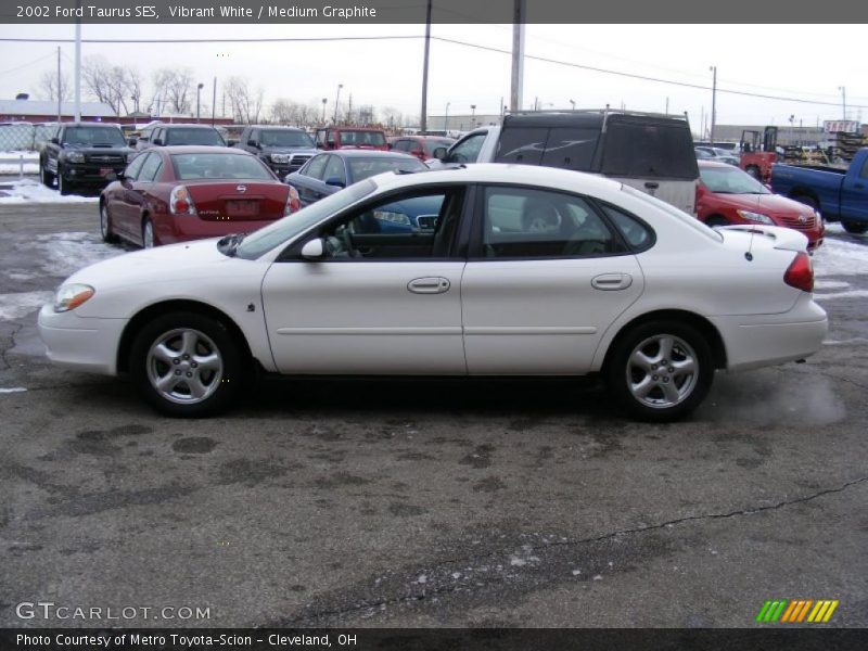 Vibrant White / Medium Graphite 2002 Ford Taurus SES