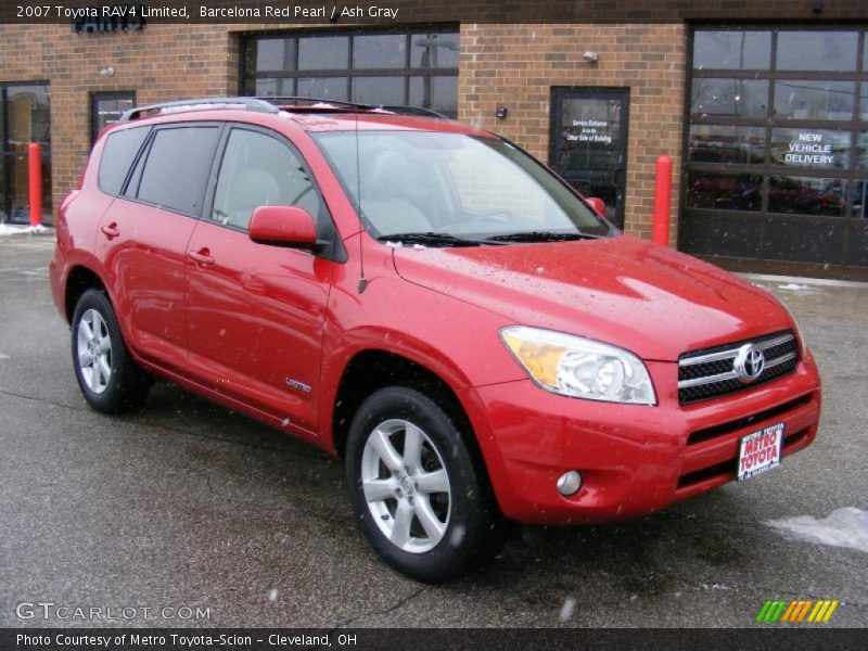 Front 3/4 View of 2007 RAV4 Limited