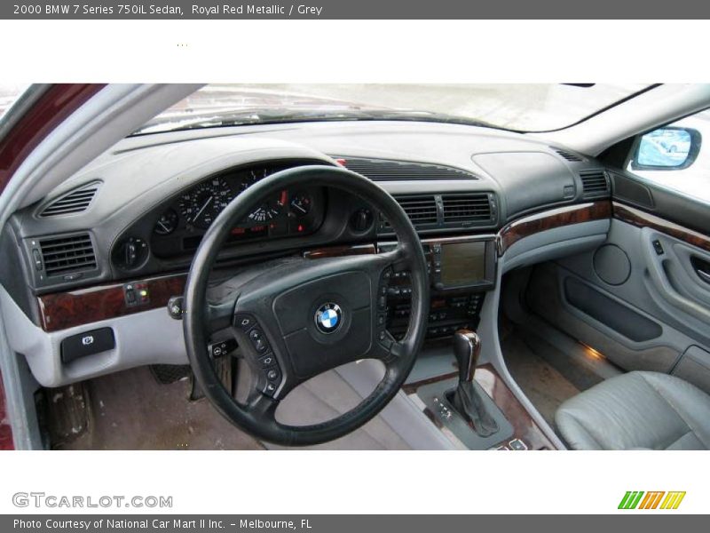 Dashboard of 2000 7 Series 750iL Sedan