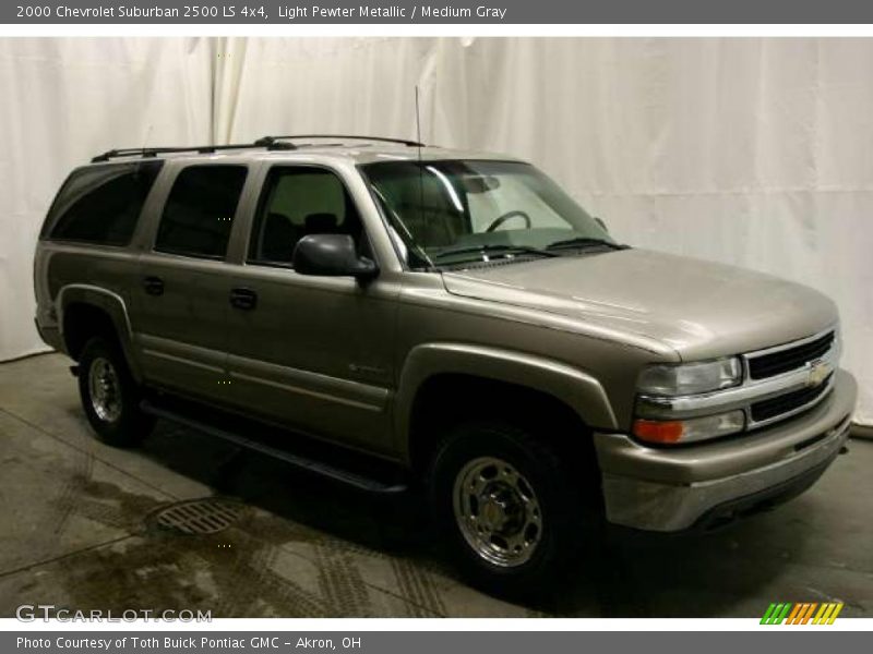 Light Pewter Metallic / Medium Gray 2000 Chevrolet Suburban 2500 LS 4x4