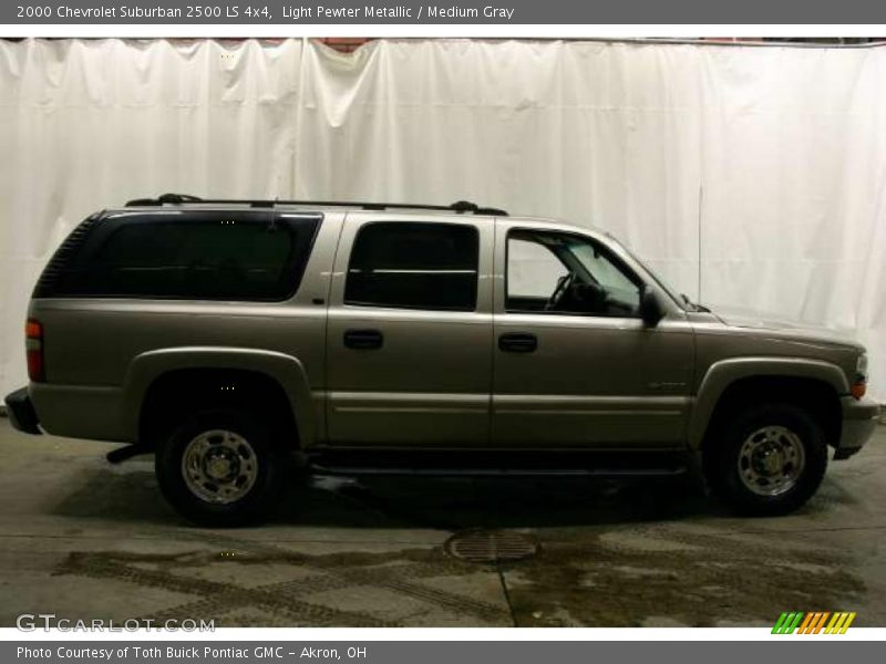 Light Pewter Metallic / Medium Gray 2000 Chevrolet Suburban 2500 LS 4x4